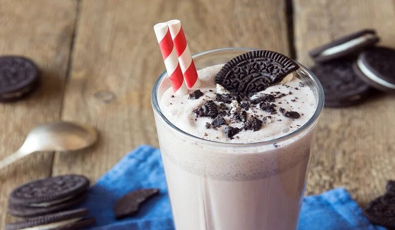 OREO ÇİLEK SMOOTHİE
